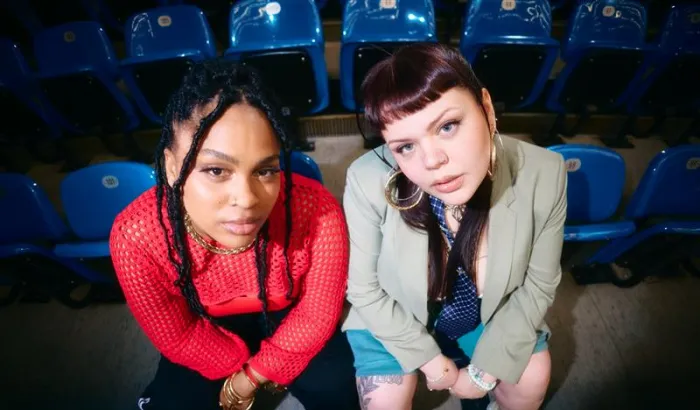 „Hands up for more"- Wm-Song veröffentlicht