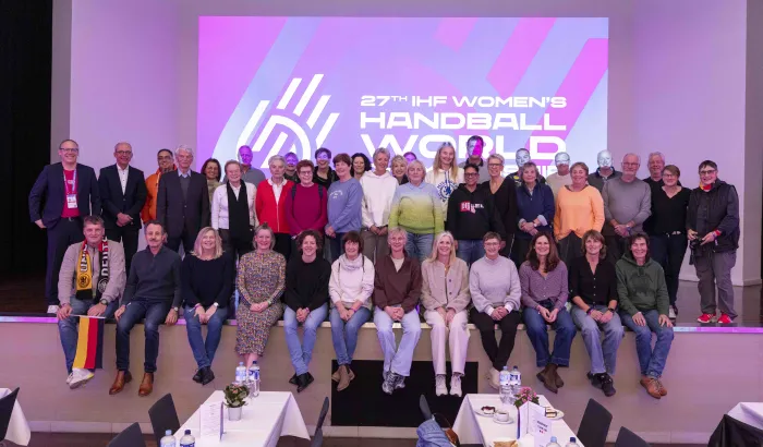 Mitglieder des Club 100 des DHB treffen sich in der Dortmunder Westfalenhalle.