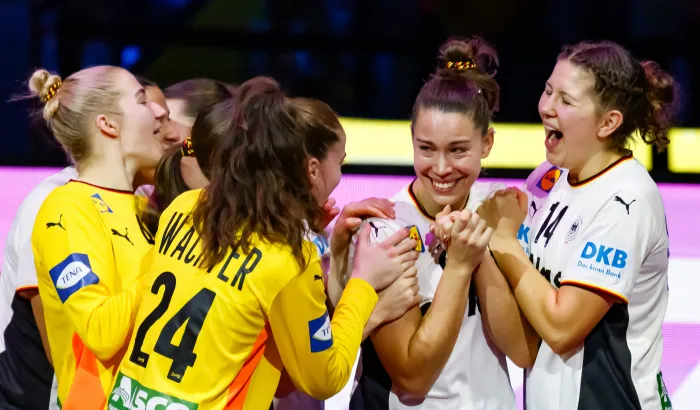 Freude über ein erfolgreiches Turnier: Die DHB-Frauen nach dem Finale gegen Norwegen