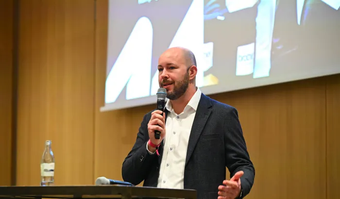 Matthias Lahr stellte auf der SPOBIS Conference 2026 Fakten zur Pricing-Strategie des DHB vor