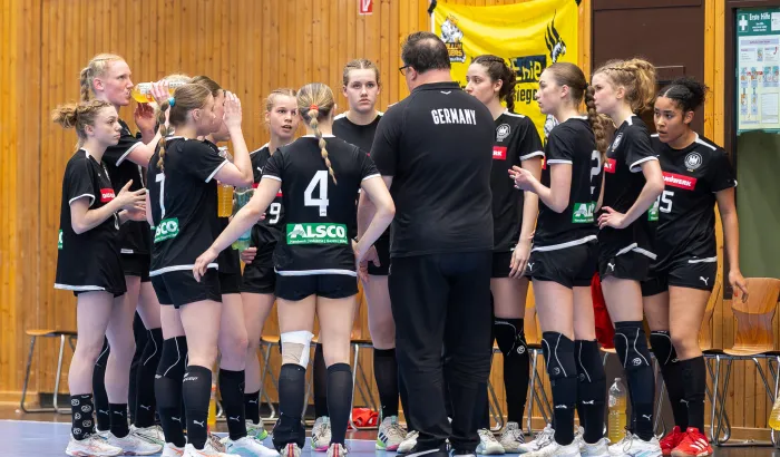 U16w