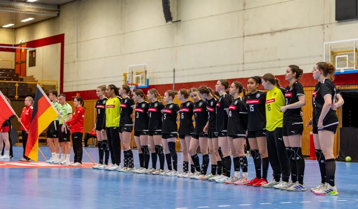 U16w