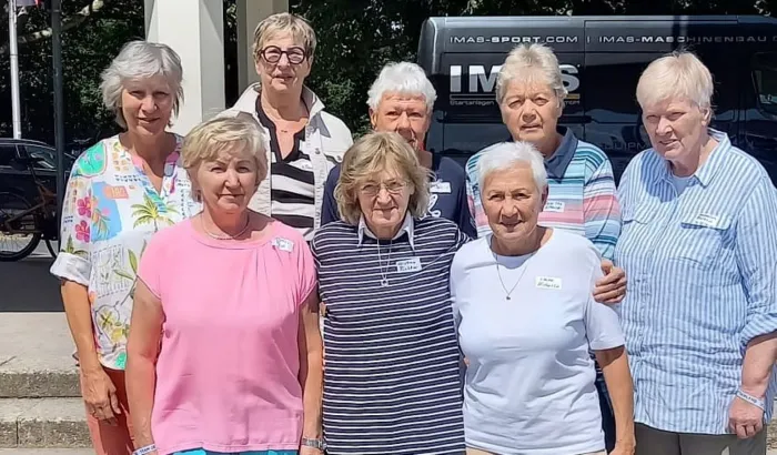 Hinten von links: Evelyn Seide, Gabriele Badorek, Eva Paskuy,Roswitha Krause, Hannelore Kühnert. Vorn: Christina Rost , Kristina Richter und Liane Michaelis. - Foto: DHB