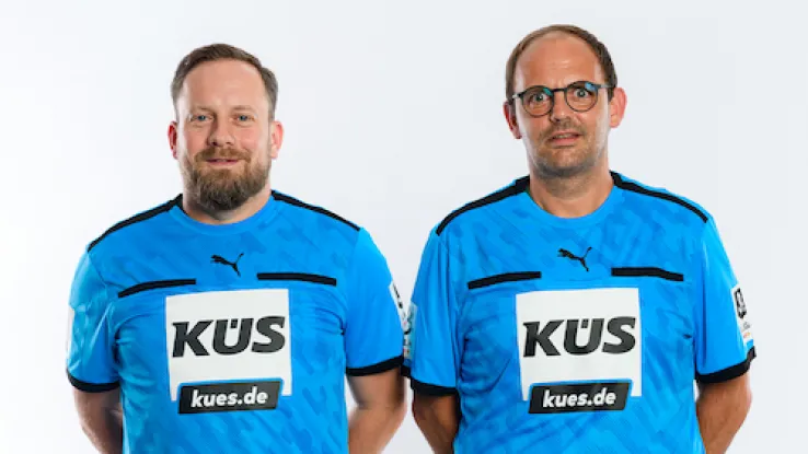 Schiedsrichter Krüger und Schmidt im Portrait 
