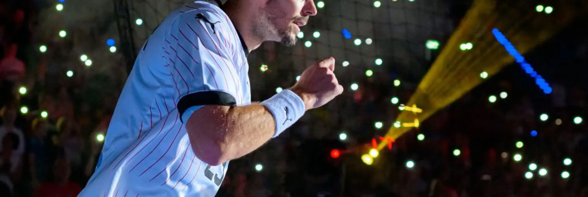 Kai Häfner beim Einlauf vor einem Länderspiel.