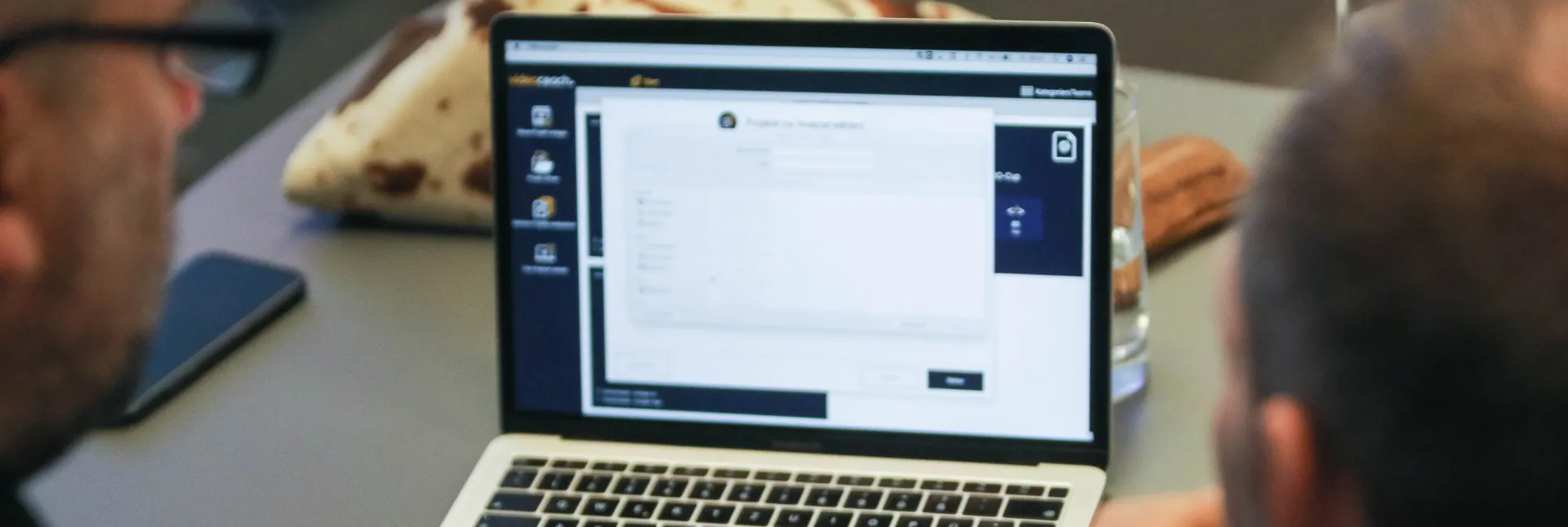 Informationen auf einem Laptop