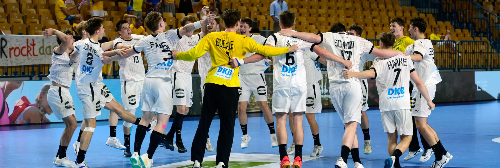 Jugendnationalmannschaft jubelt