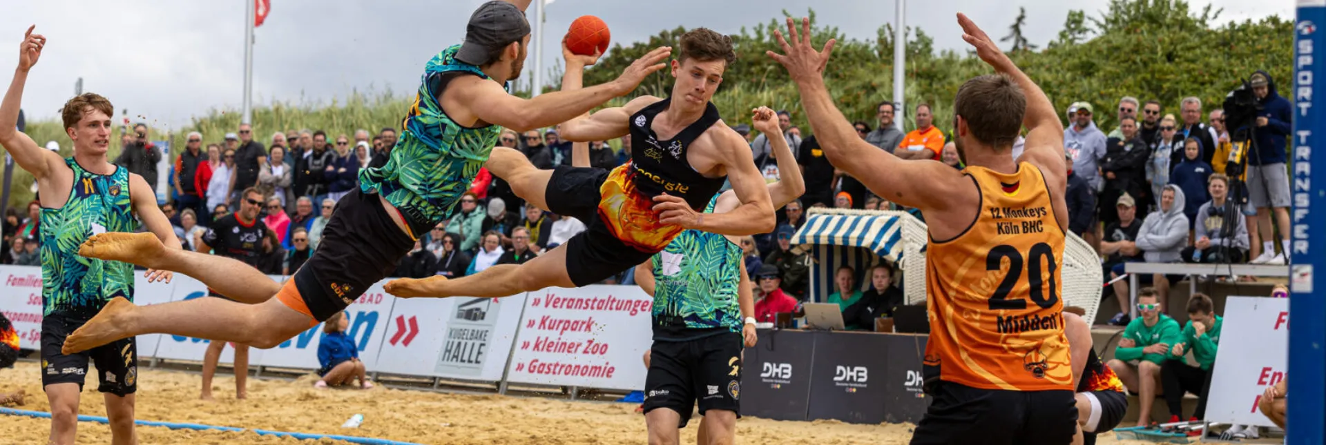 Beachhandball in Aktion