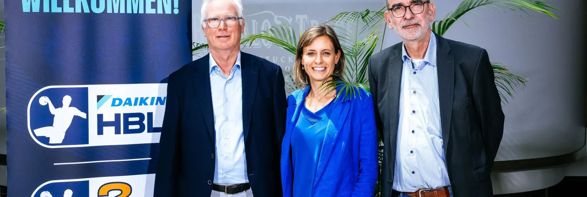 Uwe Schwenker, Jennifer Kettemann und Andreas Thiel. - Foto: Costa Belibasakis/HBL
