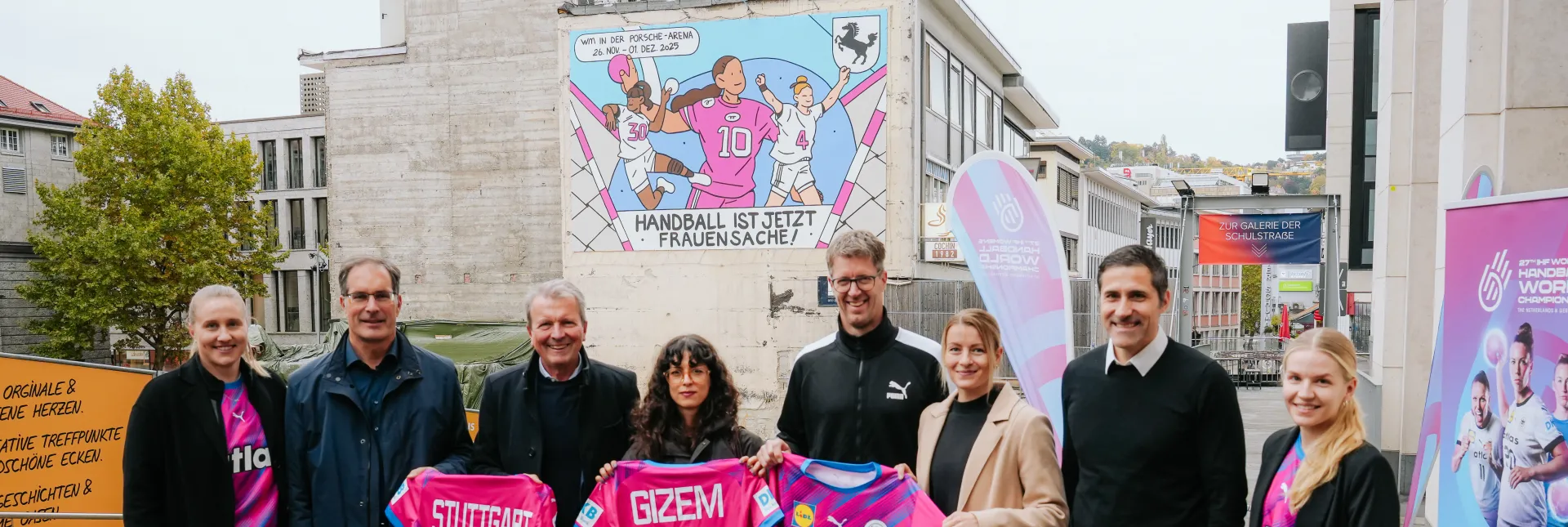 Einweihung des Kunstwerks in Stuttgart zur Bewerbung der Frauen-WM 2025