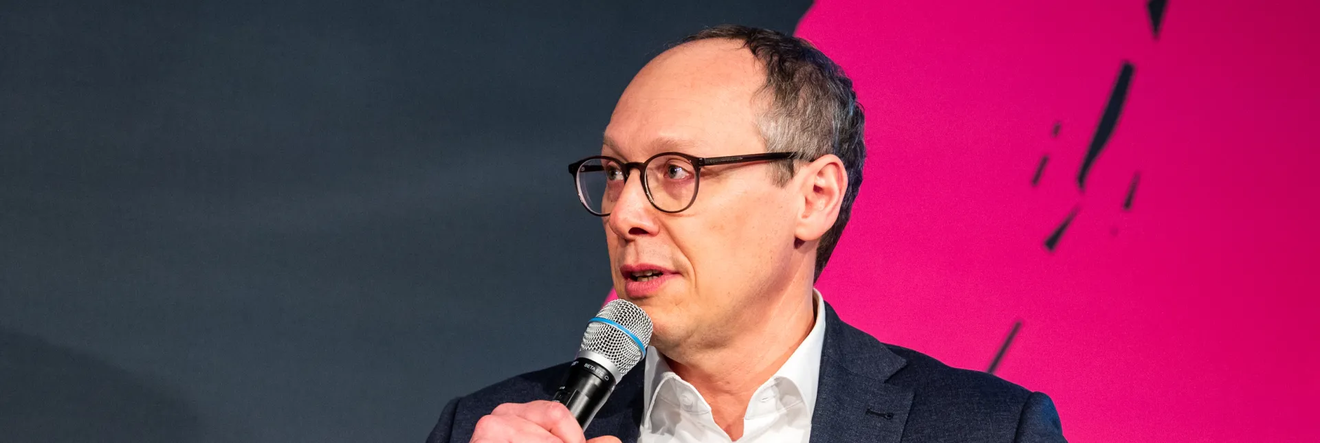 Der DHB-Vorstandsvorsitzende Mark Schober ist als Speaker auf der SPOBIS 2026