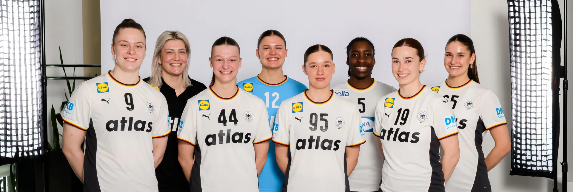 Anja Althaus mit einem Großteil des weiblichen Elitekaders. - Foto: Marco Wolf