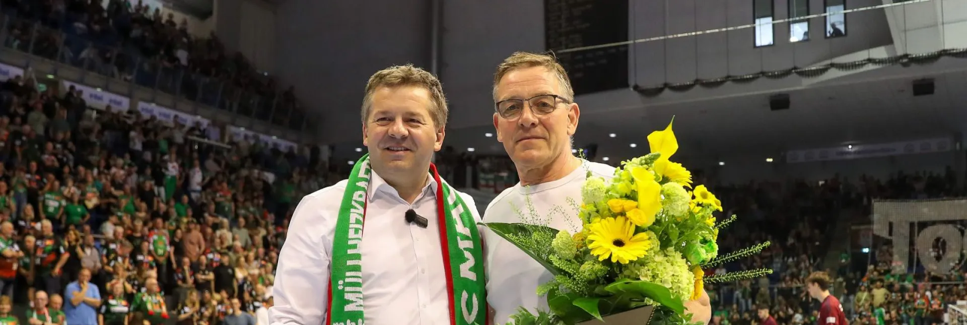Ministerpräsident Sven Schulze und Bundestrainer Alfred Gislason. - Foto: Franziska Gora/SC Magdeburg