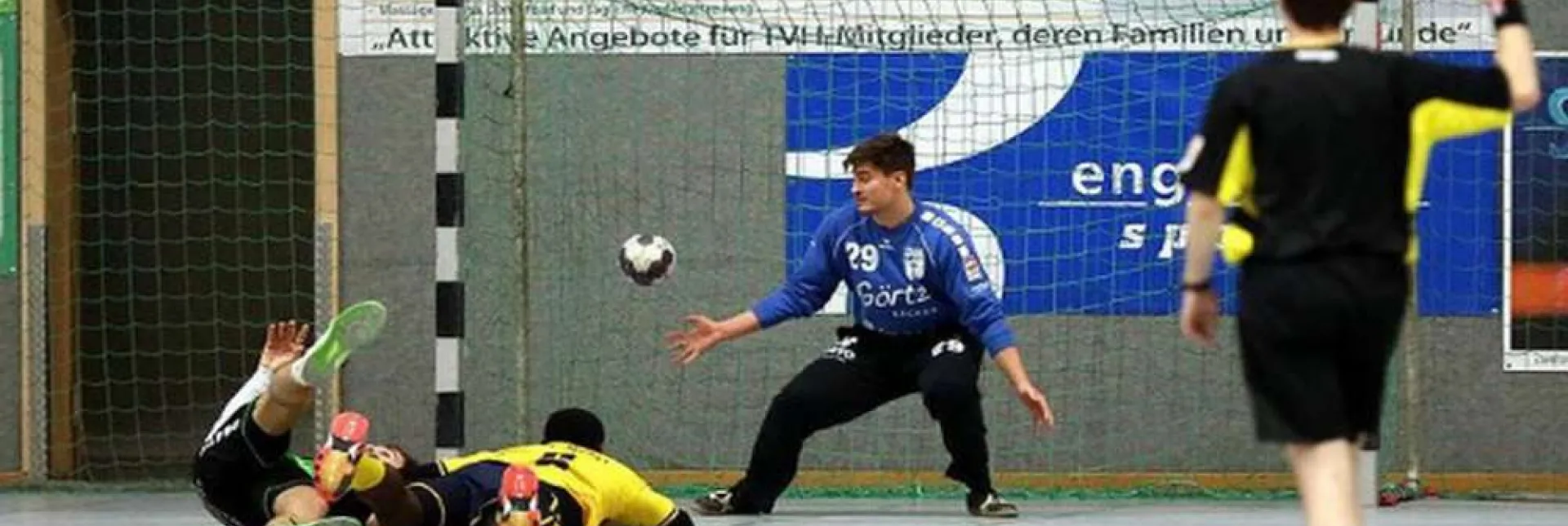 690b2fbf8cb0a75.jpg