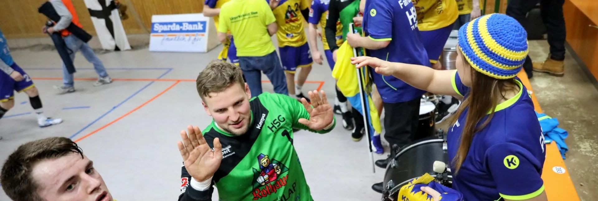 Jubel-Fans-HSG-Konstanz-Hassloch_Elser.jpg