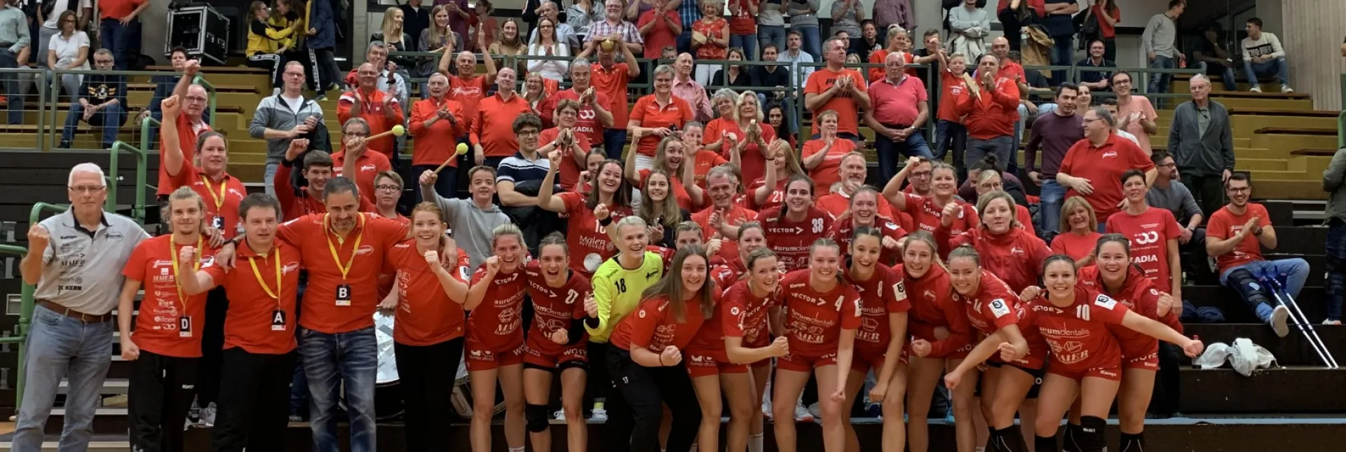 Wolfschlugen-feiert-gemeinsam-mit-den-Fans.jpg