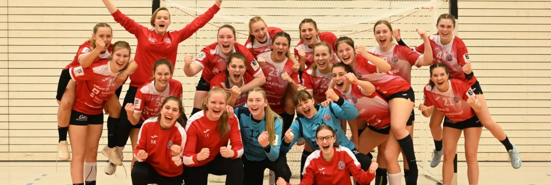 NZ6_8461_Team.JPG