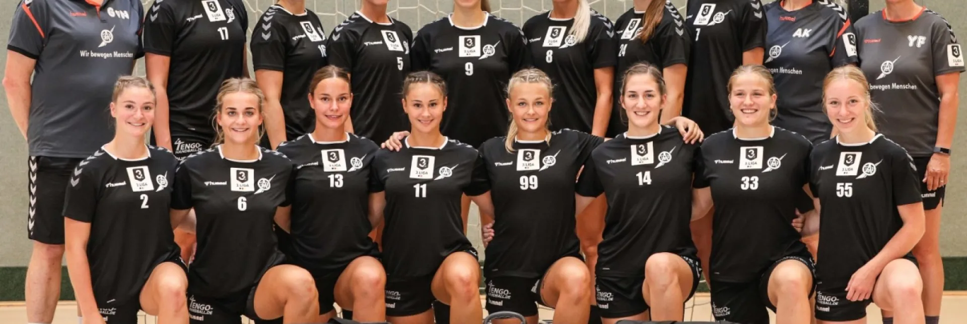 ATV_1F_20_21_Mannschaft_Halle_schwarz_mit_Taschen.jpg