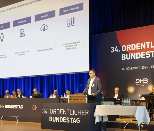 DHB-Präsidiumsmitglied Carsten Korte spricht auf dem Bundestag über das einheitliche Verbandsmanagementsystem