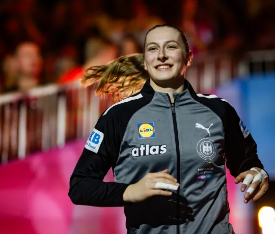 Viola Leuchter ist U23-Welthandballerin. - Foto: kolektiff images
