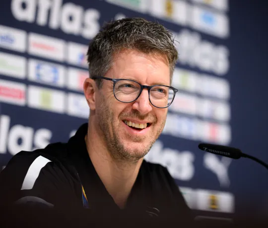 Bundestrainer Markus Gaugisch begrüßt neue Gesichter. - Foto: Marco Wolf