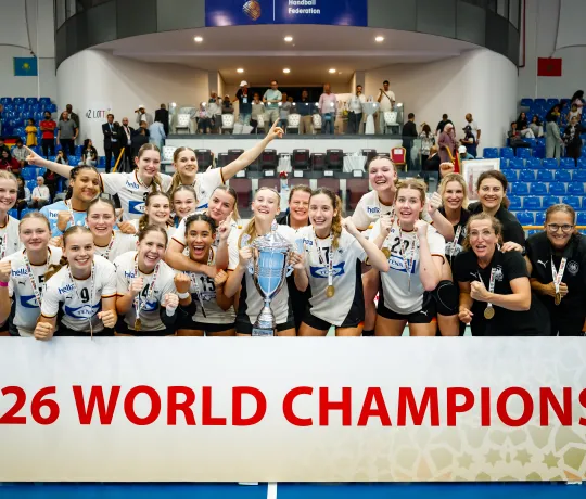 Die U16w ist Weltmeister. - Foto: kolektiff 