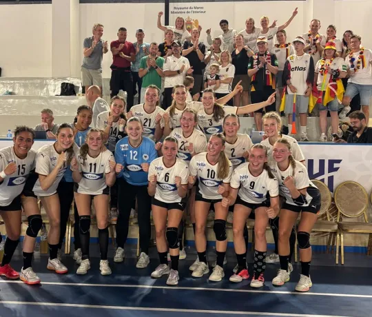 Jubel in Agadir: Das DHB-Team fuhr die ersten beiden Punkte bei der WM ein. - Foto: DHB