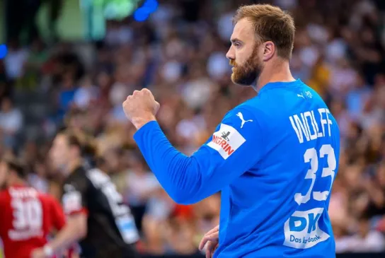 Andreas Wolff jubelt.