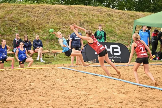 Piroutte einer Spielerin. Der Block steht. 