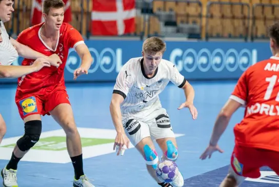 U20 Nationalspieler geht in den Zweikampf