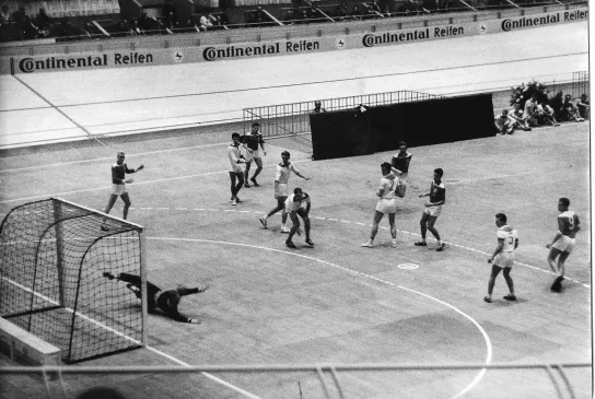 Spielszene beim ersten Hallen Turnier 1975 in der Deutschlandhalle