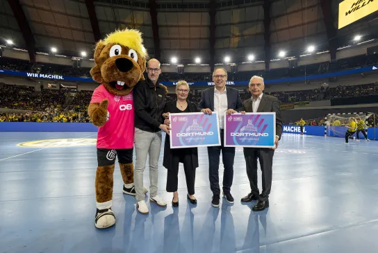 Hanniball mit Vertretern von DHB und BVB