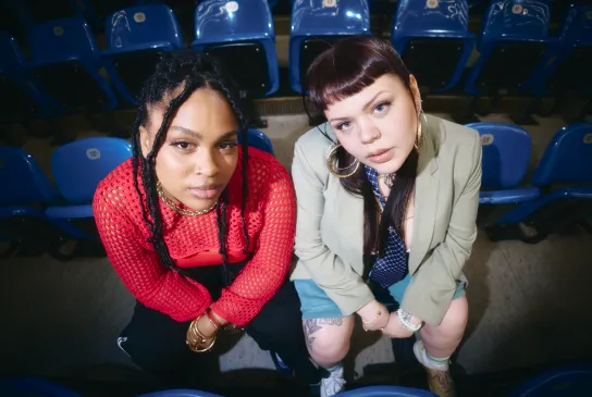 „Hands up for more“