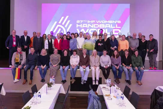 Mitglieder des Club 100 des DHB treffen sich in der Dortmunder Westfalenhalle.