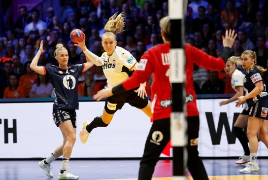 Annika Lott und die DHB-Frauen haben bei der WM 2025 Silber gewonnen