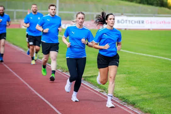 Sophia Janz und Rosana Sug leiteten 2025 ihr erstes Länderspiel