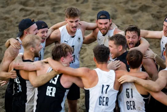 Die Männer-Nationalmannschaft testet doppelt in Deutschland. - Foto: kolektiff images