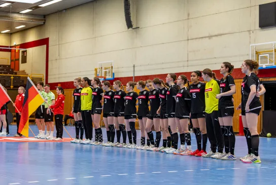 U16w