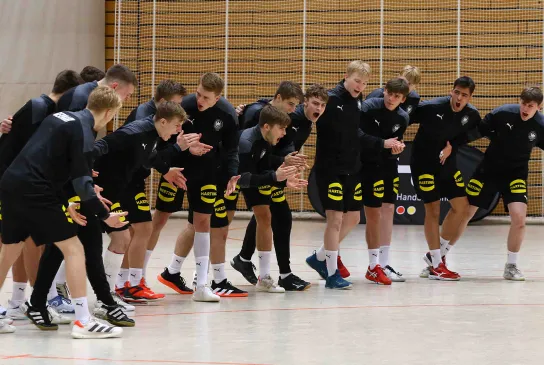 u18mAUSLOSUNG.jpg